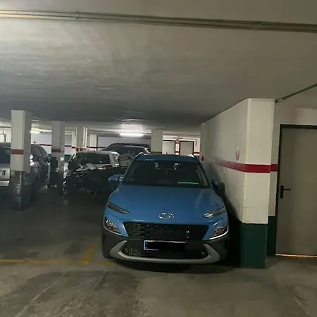 Comodo Y Espacioso Con Parking ולנסיה