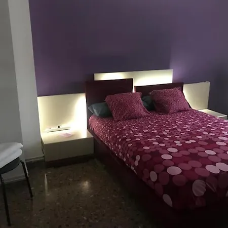 Comodo Y Espacioso Con Parking דירה *