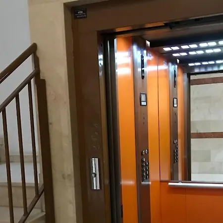 Comodo Y Espacioso Con Parking 발렌시아