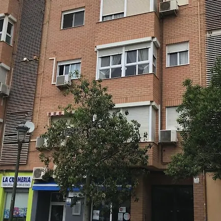 Comodo Y Espacioso Con Parking Apartamento