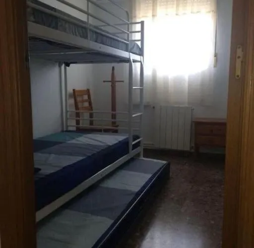 Cómodo Y Espacioso Con Parking