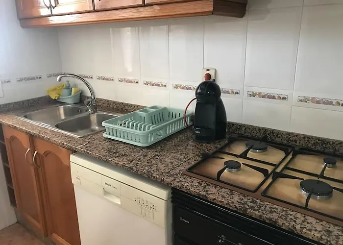 Cómodo Y Espacioso Con Parking