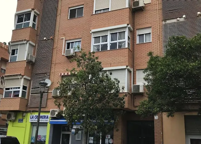 Cómodo Y Espacioso Con Parking Apartamento