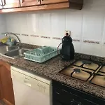 Cómodo Y Espacioso Con Parking