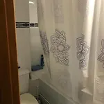Cómodo Y Espacioso Con Parking